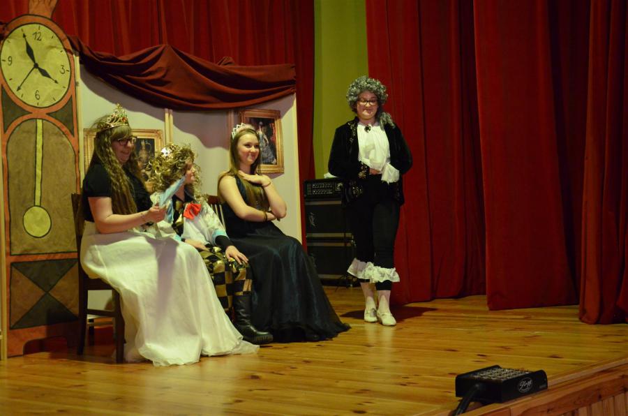 Teatralnie w KDK- czyli bajka w wykonaniu uczestników zajęć teatralnych