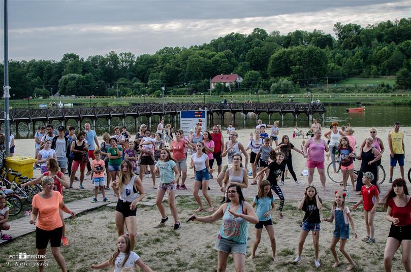 Zumba na krasnobrodzkiej plaży