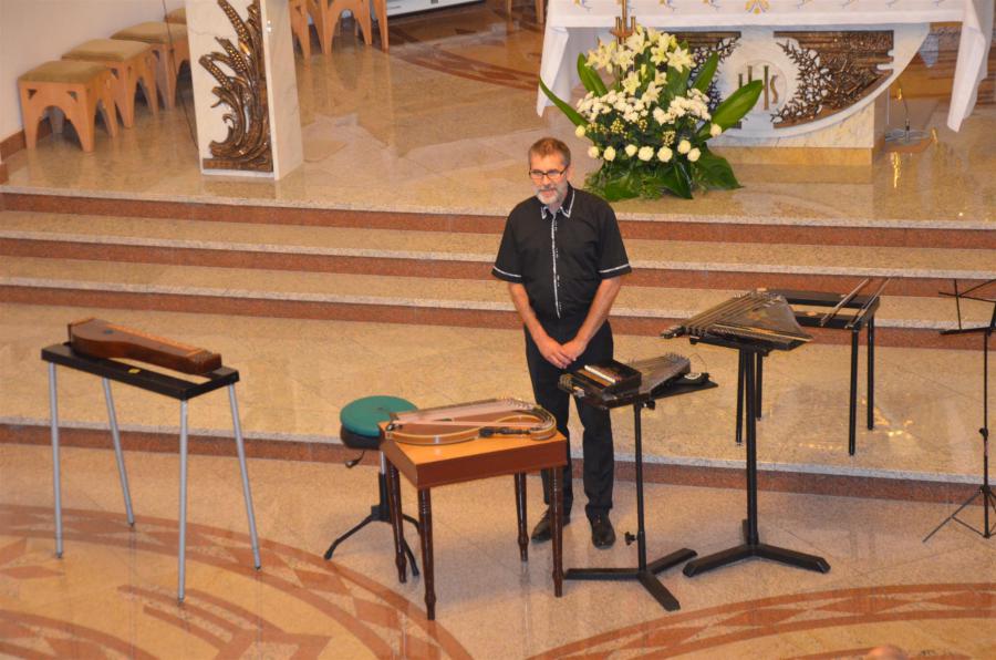  XII Festiwal Muzyki Organowej i Kameralnej "Per Artem ad Astra" -  Grzegorz Tomaszewski - cytra